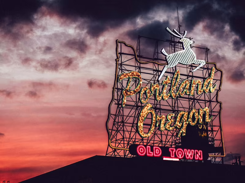 Charter bus rentals in Portland, OR